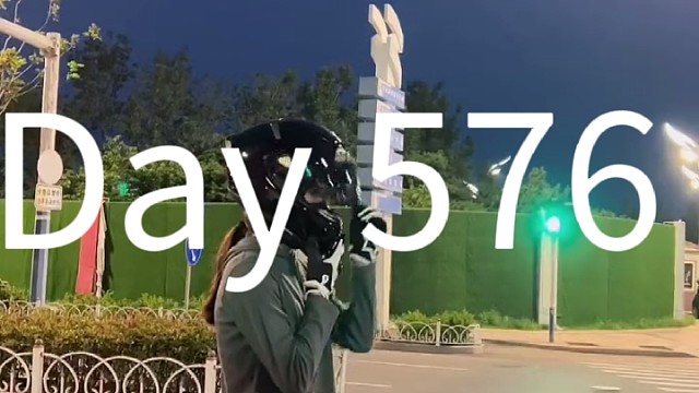 请出示行程卡骑车要绿码！#春风