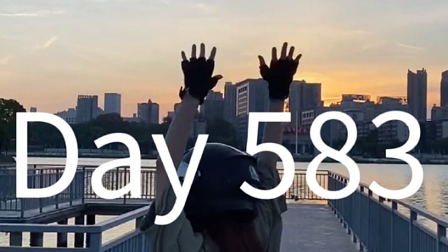 光终究会散在我身上，我也会灿烂一场#