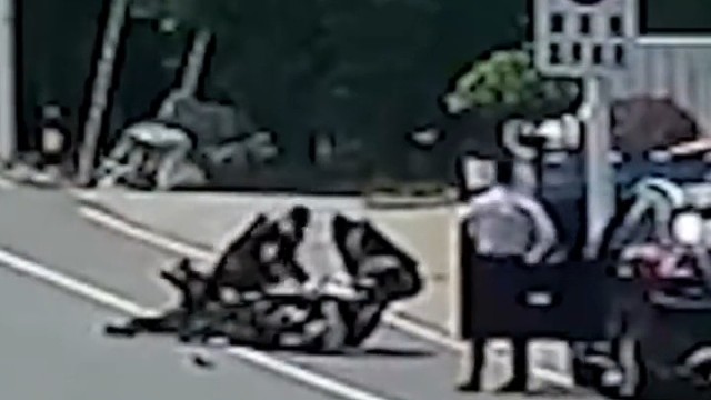 开门杀！猝不及防！