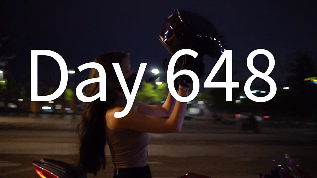 最近手痛去看医生医生说我就是油门拧多了
去找个男孩子牵一下手就行了