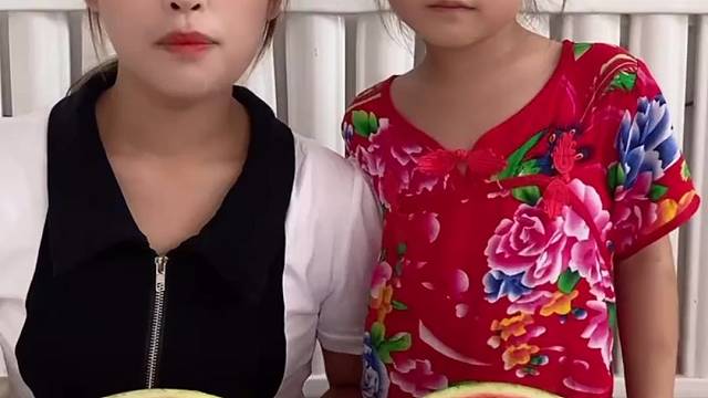 亲子互动游戏，宝贝无论做什么事情都不要只看表面