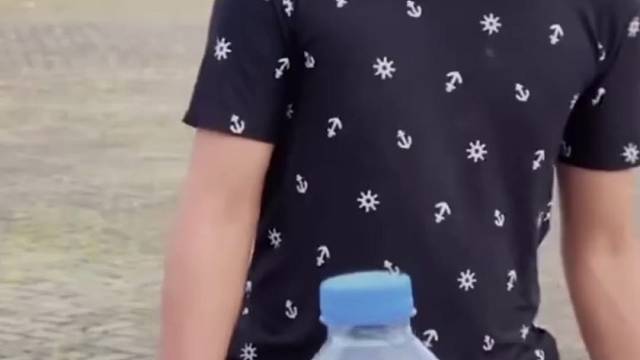 这腿法厉害哈哈