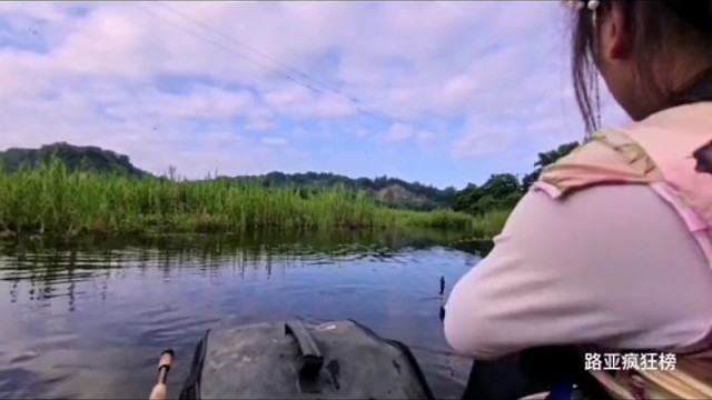 女钓手抛投天花板，我只服她