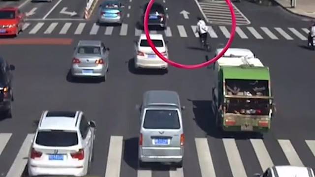 一点避让的机会都不给呀