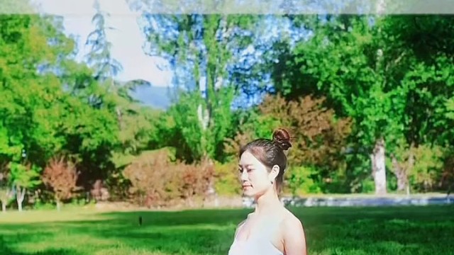 离人群越远，就会离自己越近～坚持瑜伽，用温柔的力量抹去岁月的痕迹