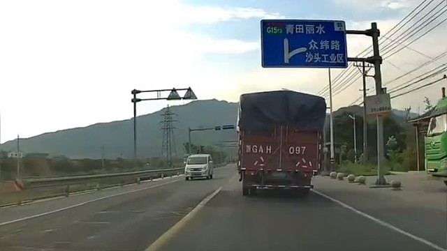 视线被大货车遮挡误闯红绿灯怎么处理最合适