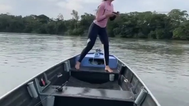 美女和大鱼拼体力