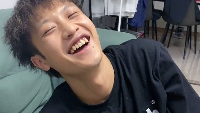 新鞋肯定新年再穿啊。平时不能穿