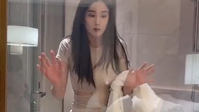 女朋友这智商，以后绝对不敢让她单独住酒店，笑死了…