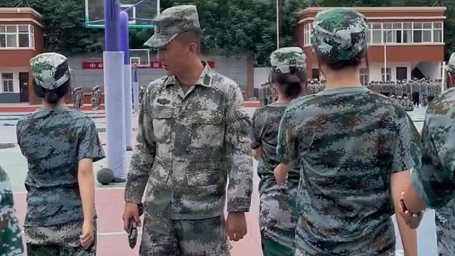 叮又叮不懂，鞋又鞋不废，还不如洗了蒜了