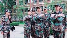 那些新兵军训的搞笑瞬间，顺拐难道每个班都有吗