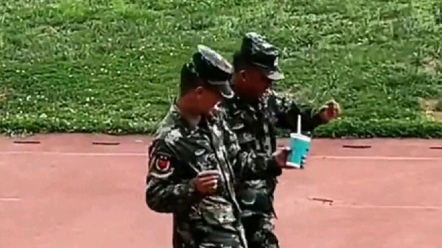 军训教官也出手了