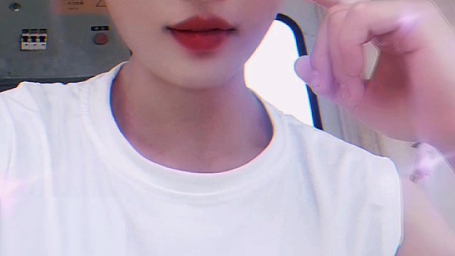 哈喽，大家好，我是轩轩，从今天开始我就入驻虎牙直播了，请大家多多关照哦！