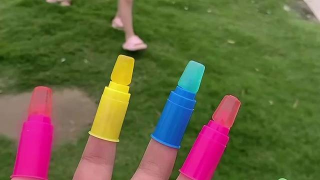 亲子互动游戏，宝贝想吃手指糖！