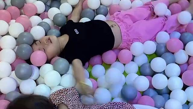 亲子互动游戏，宝贝玩的太开心了！