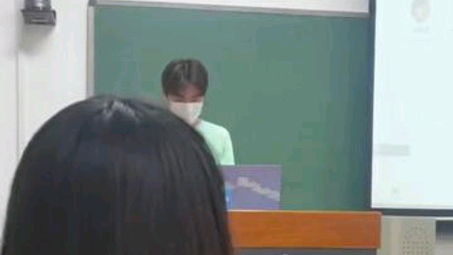 学弟的诗朗诵《RowRowRowYourBoat》，栓q