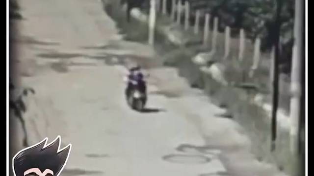 男孩走亲戚弄丢暑假作业，民警：你这还有好多没写完！