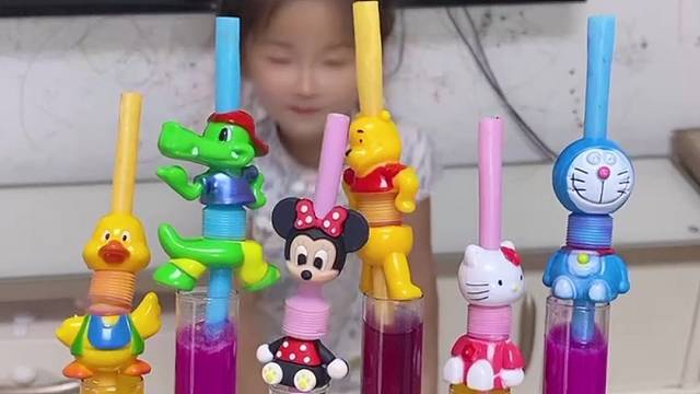 亲子互动游戏，宝贝来喝饮料啦！