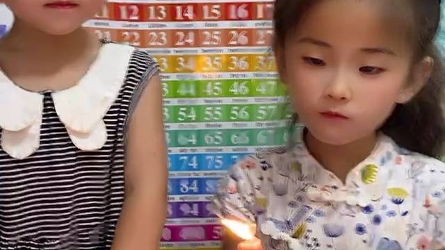 亲子互动游戏，宝贝过生日呢，