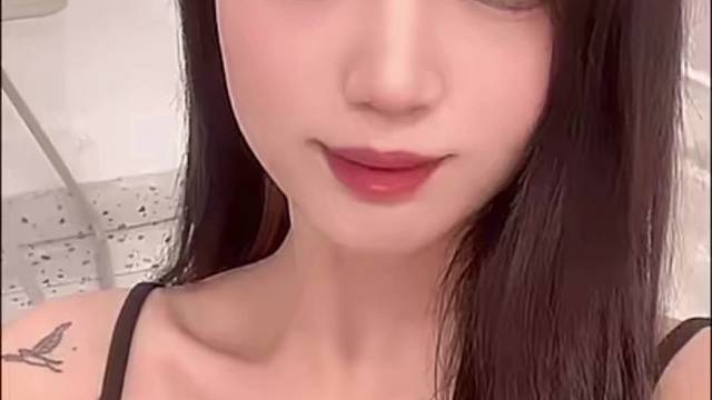 周围都是漂亮的花确实没有必要选我.