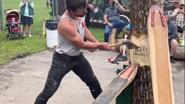 健身教练为了催你健身有多拼