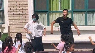 幼儿园男教师活力带舞