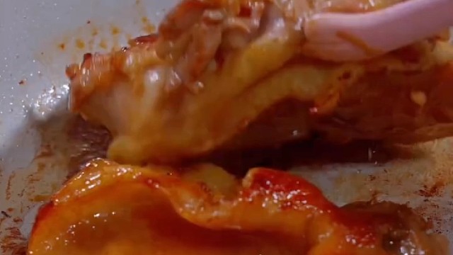 鸡腿这么做，皮焦肉嫩，特别好吃，家里有平底锅就能做
