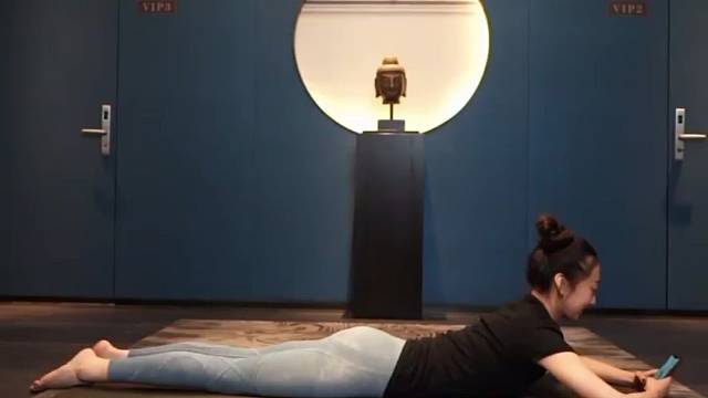 懒人瑜伽来咯，一起行动起来吧！