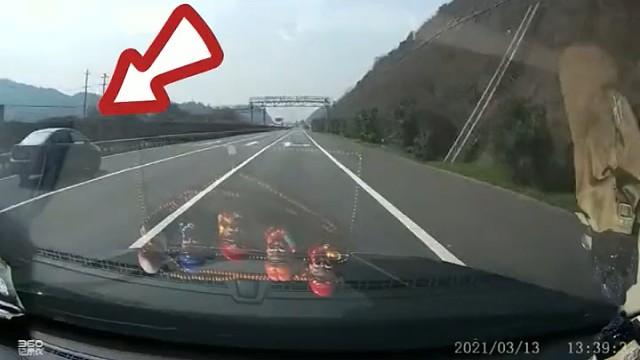 没想进服务区，却被逼进服务区，遇到这事你会怎么做？