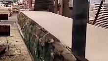 這工作沒法摸魚。。。