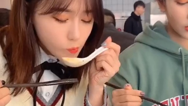 快尝尝看！等一下就……