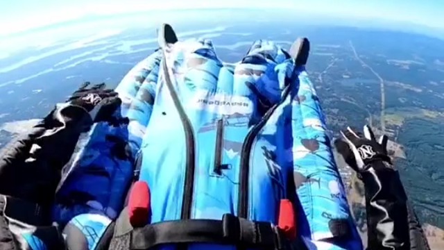 蓝色天空，一支极限小鸟