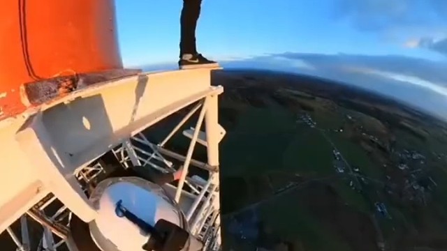 #跳伞，放轻松点，想那么多干嘛，思虑过多会失去生活的乐趣