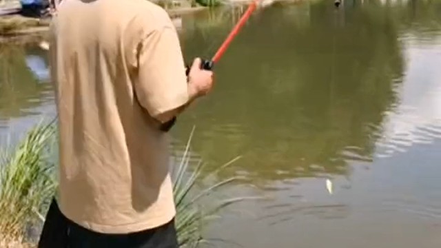 在女钓手面显摆，比钓米级还有成就感