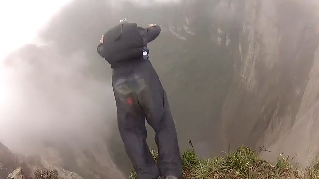 #跳伞，你不能为取悦别人而活，你得有自己的选择。