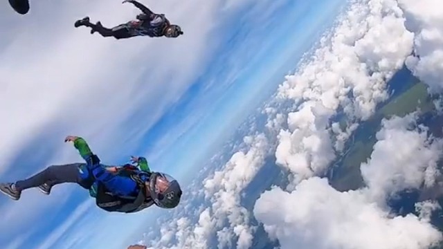 #跳伞，恐惧带来愤怒……愤怒带来憎恨……憎恨带来痛苦。