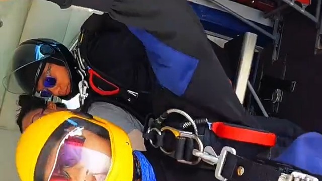 #跳伞，别为了那些不属于你的观众，去演绎自己不擅长的人生