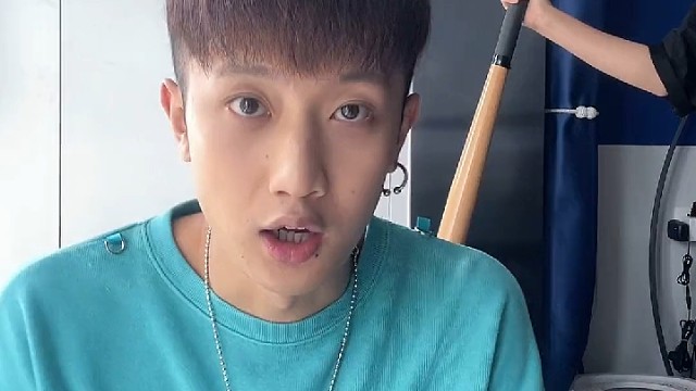 我保证没有受到威胁。女朋友性格很好