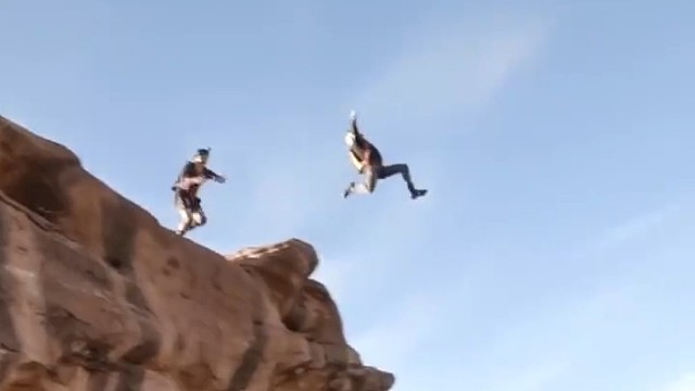 #跳伞，随随便便浪费的时间，再也不能赢回来。