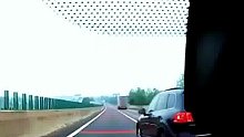 高速为何不能随意变道？一个视频解释清楚!