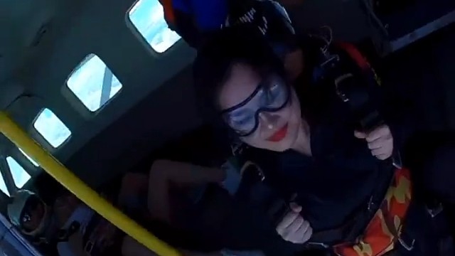 #跳伞，去奋斗，去追求，去发现，但不要放弃。