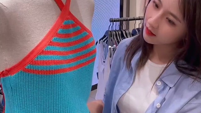 这衣服好看吗？