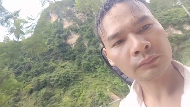 穷游骑士的深山国道露营