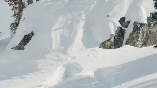 #滑雪，这像不像你去上班，看见女同事在前面走的反应？