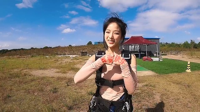#跳伞，幸福的生活每个人都想要，但并不是每个人都懂得幸福的真正意义。你的幸福意义是什么？