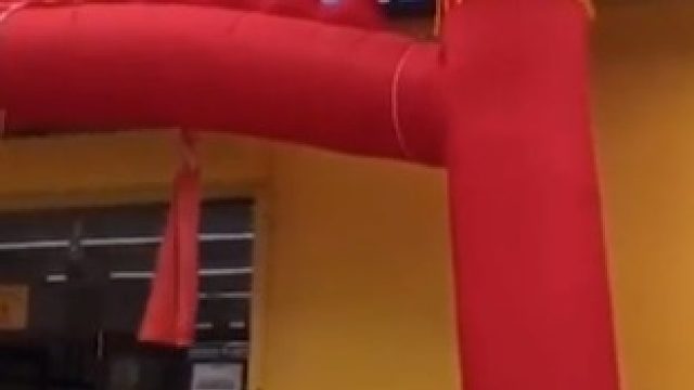 超市连续10天单曲循环一首歌，被投诉后…这家超市改成了三首循环…