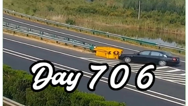 高速公路探头能拍多远不是重点，重点是竟然有人在高速路口倒车！