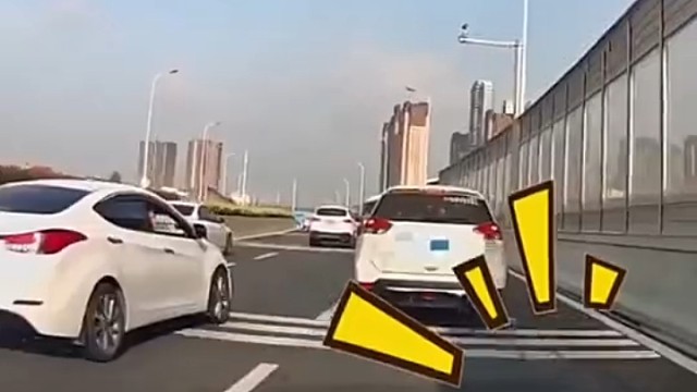 按个喇叭提醒你一下，你这是干嘛？