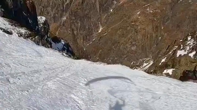 第一视角的震撼，双板滑行下山，你感觉如何？