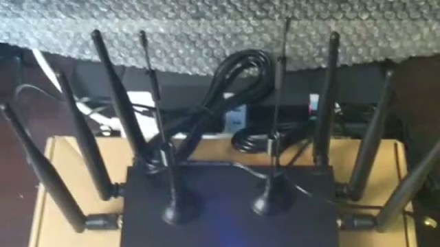 无线网6线加强信号很强，正常在线不卡赞